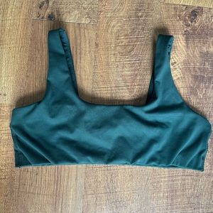 Emerald green scoop neck athletic top